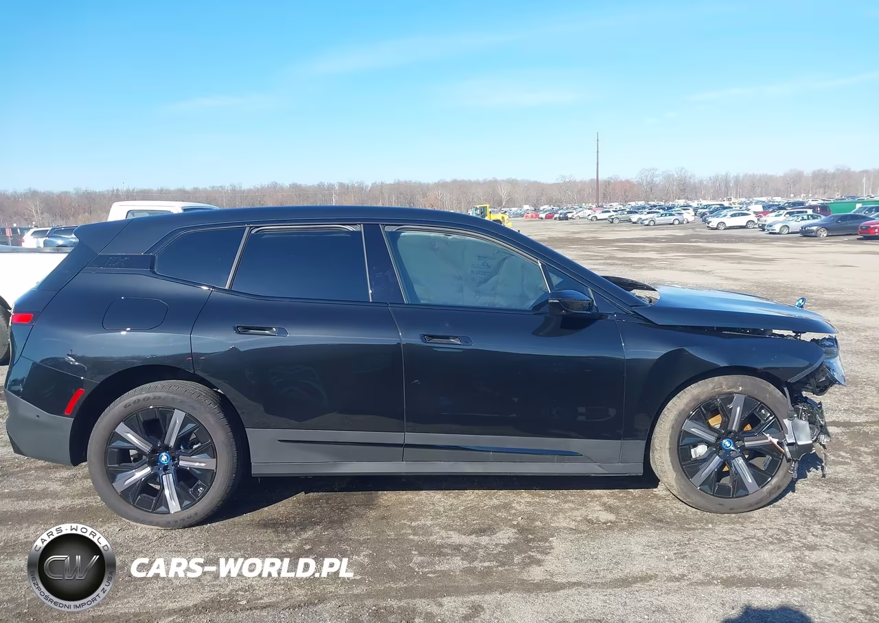 2025 BMW Ix xDrive50 VIN:WB523CF08SCU44619 - 13