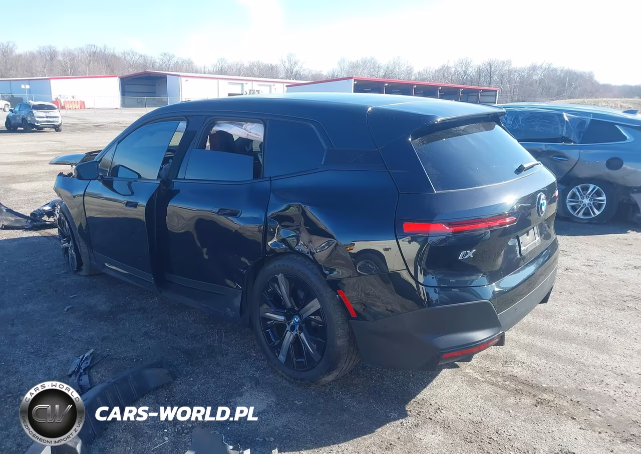 2025 BMW Ix xDrive50 VIN:WB523CF08SCU44619 - 3