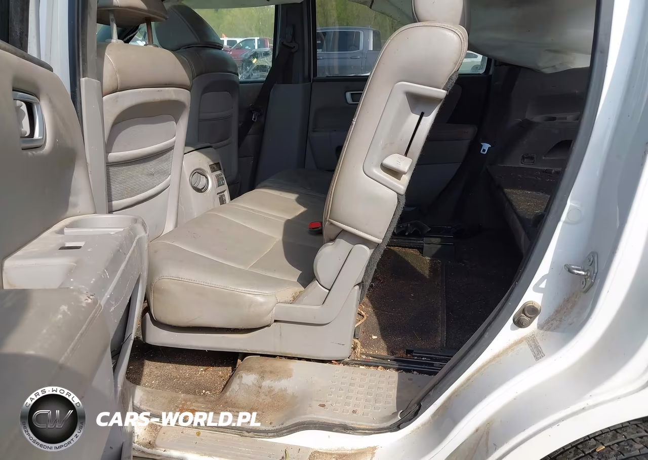 2011 Honda Pilot Touring VIN:5FNYF3H9XBB004163 - 8