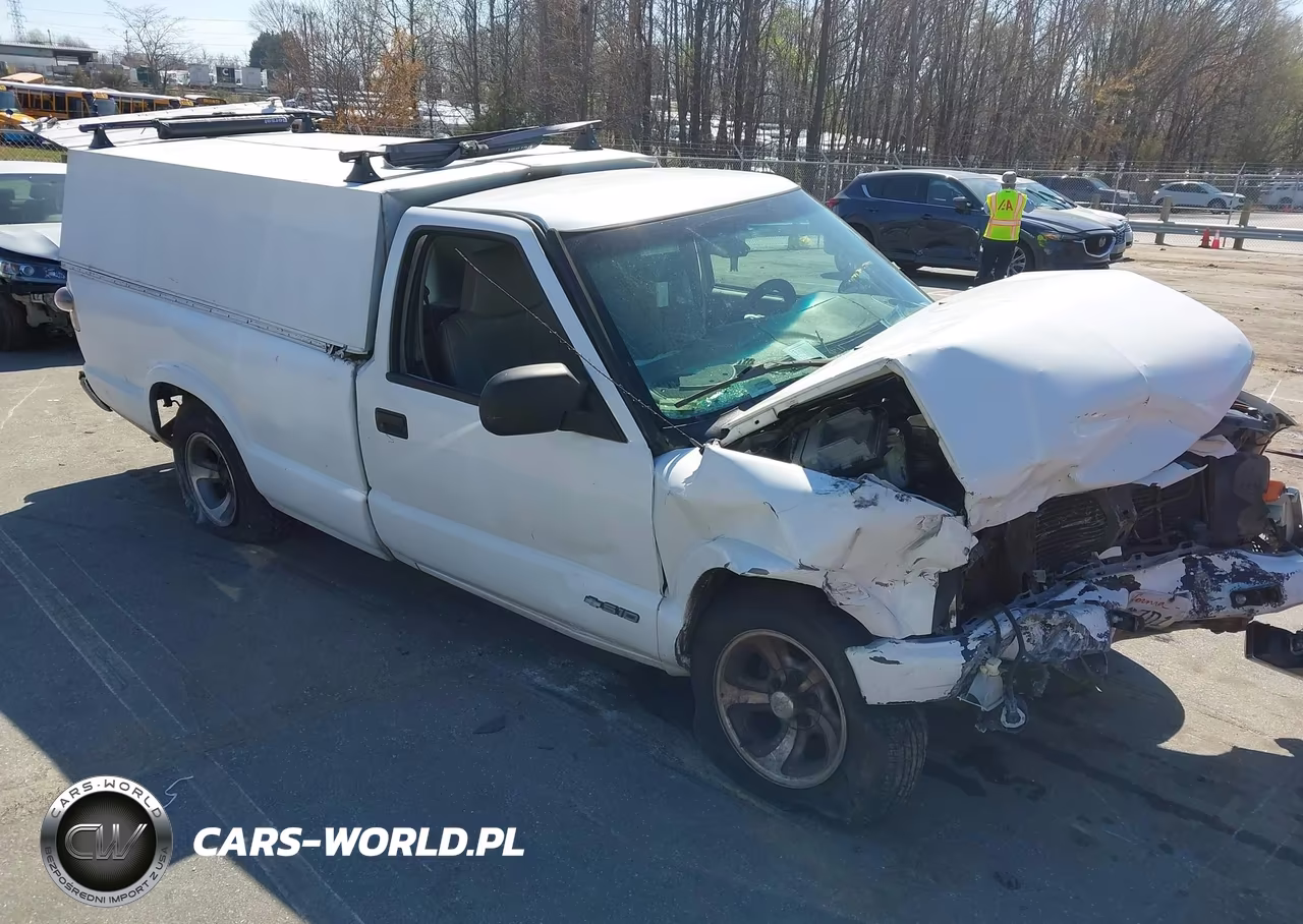 2000 Chevrolet S-10 VIN:1GCCS1456Y8282905 - 1