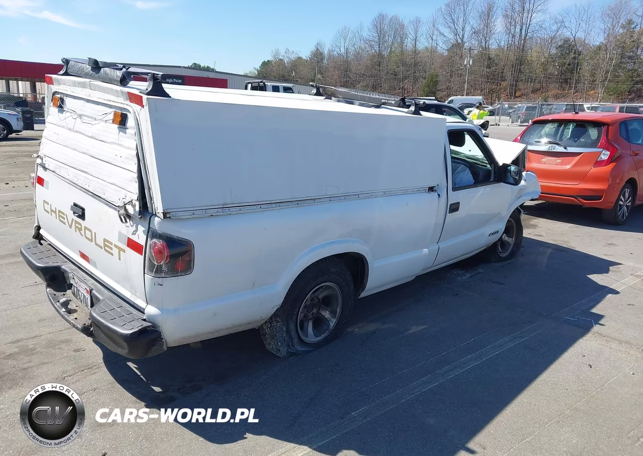 2000 Chevrolet S-10 VIN:1GCCS1456Y8282905 - 4