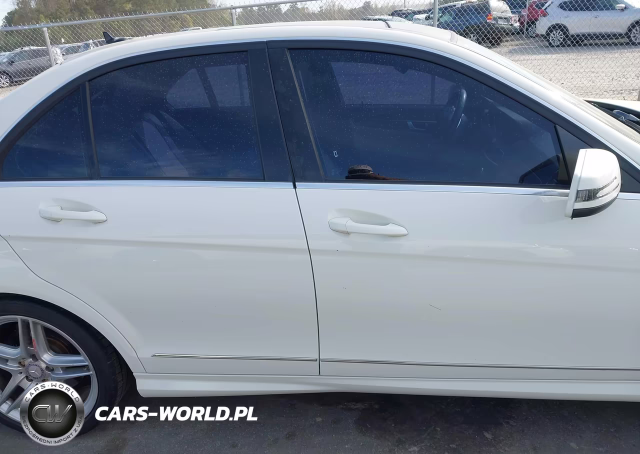 2012 Mercedes-Benz C 250 Sport VIN:WDDGF4HB1CR213412 - 13