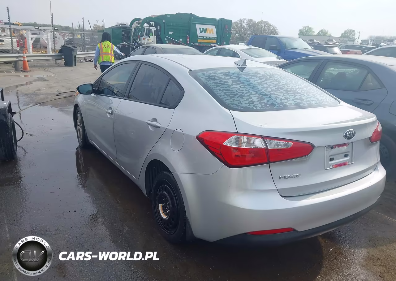 2016 Kia Forte Lx VIN:KNAFX4A68G5564392 - 3