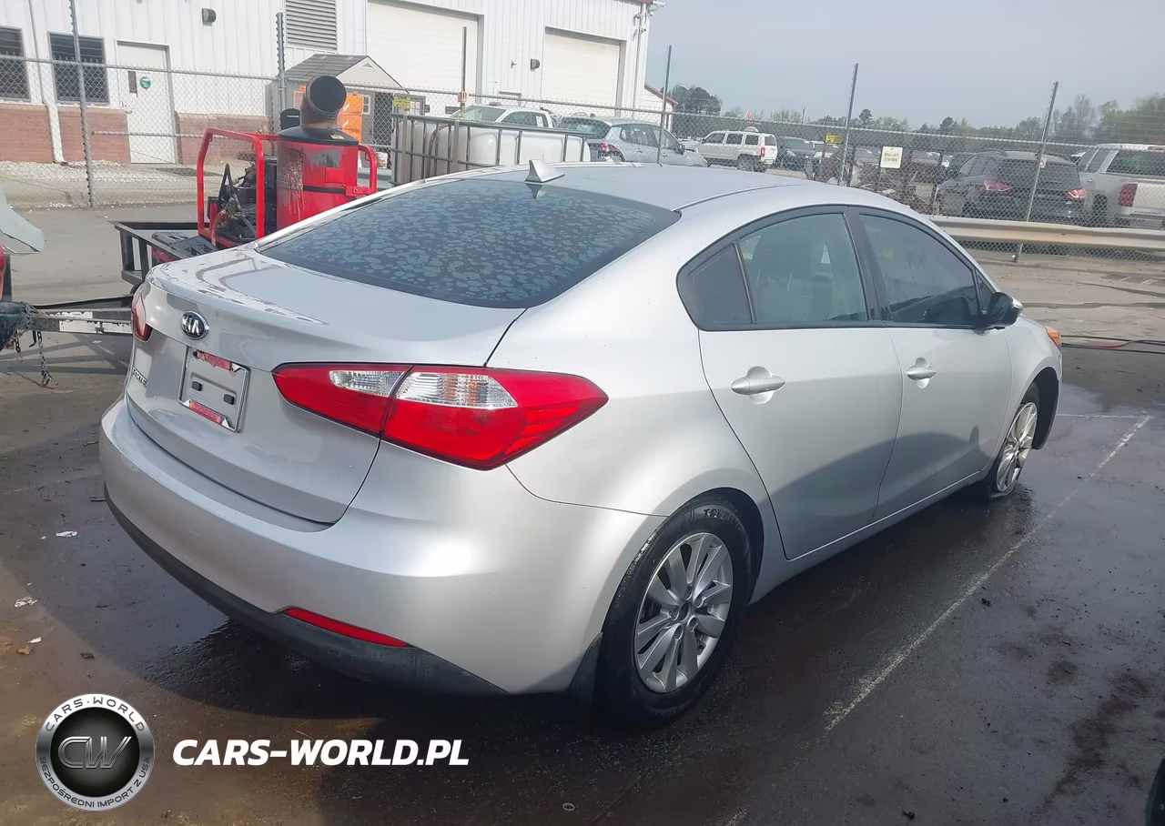 2016 Kia Forte Lx VIN:KNAFX4A68G5564392 - 4