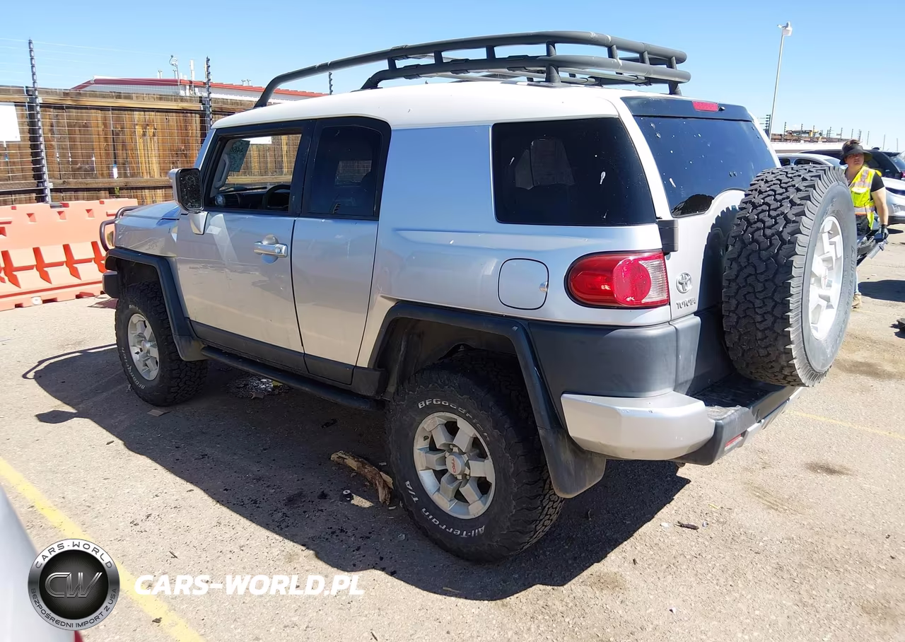 2008 Toyota Fj Cruiser VIN:JTEBU11F28K033728 - 3