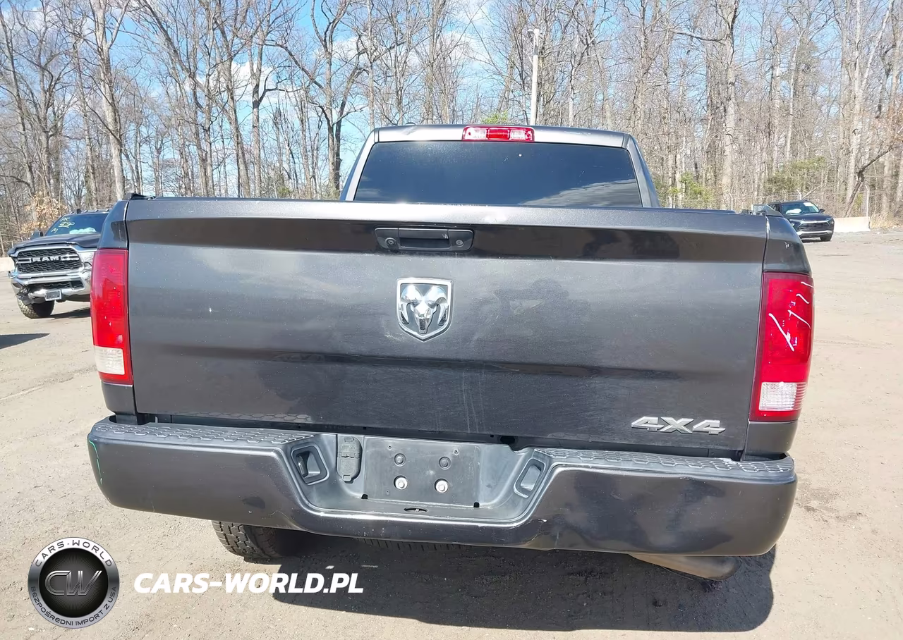 2018 Ram 1500 Express 4X4 6'4 Box VIN:1C6RR7FT5JS351104 - 17