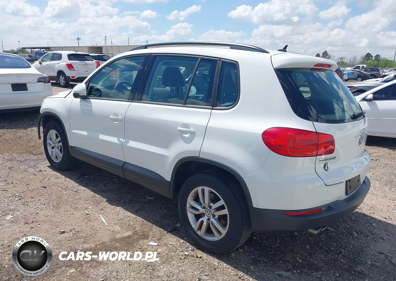 2016 Volkswagen Tiguan S VIN:WVGAV7AX2GW583569 - 3
