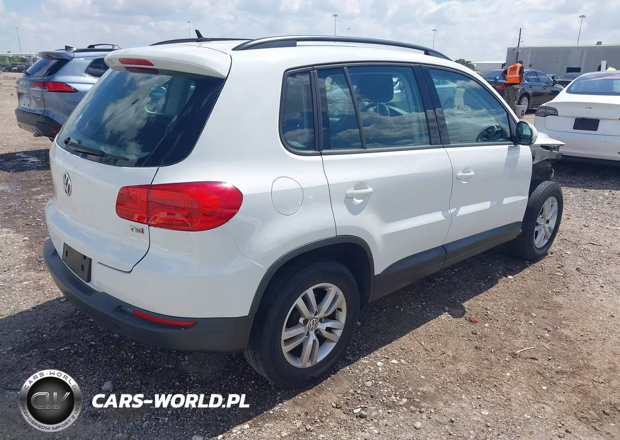 2016 Volkswagen Tiguan S VIN:WVGAV7AX2GW583569 - 4