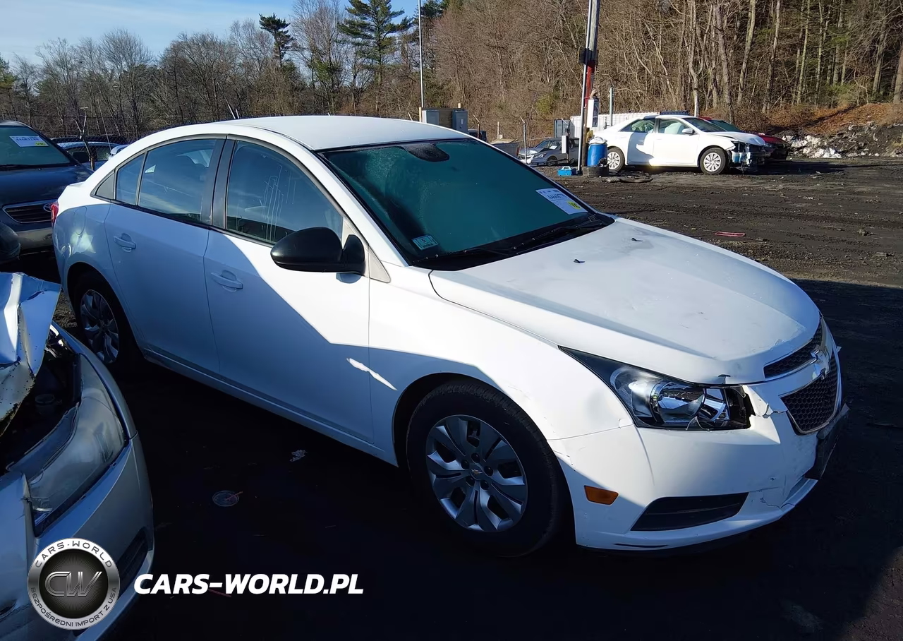 2013 Chevrolet Cruze Ls Auto – zdjęcie 1 z 17