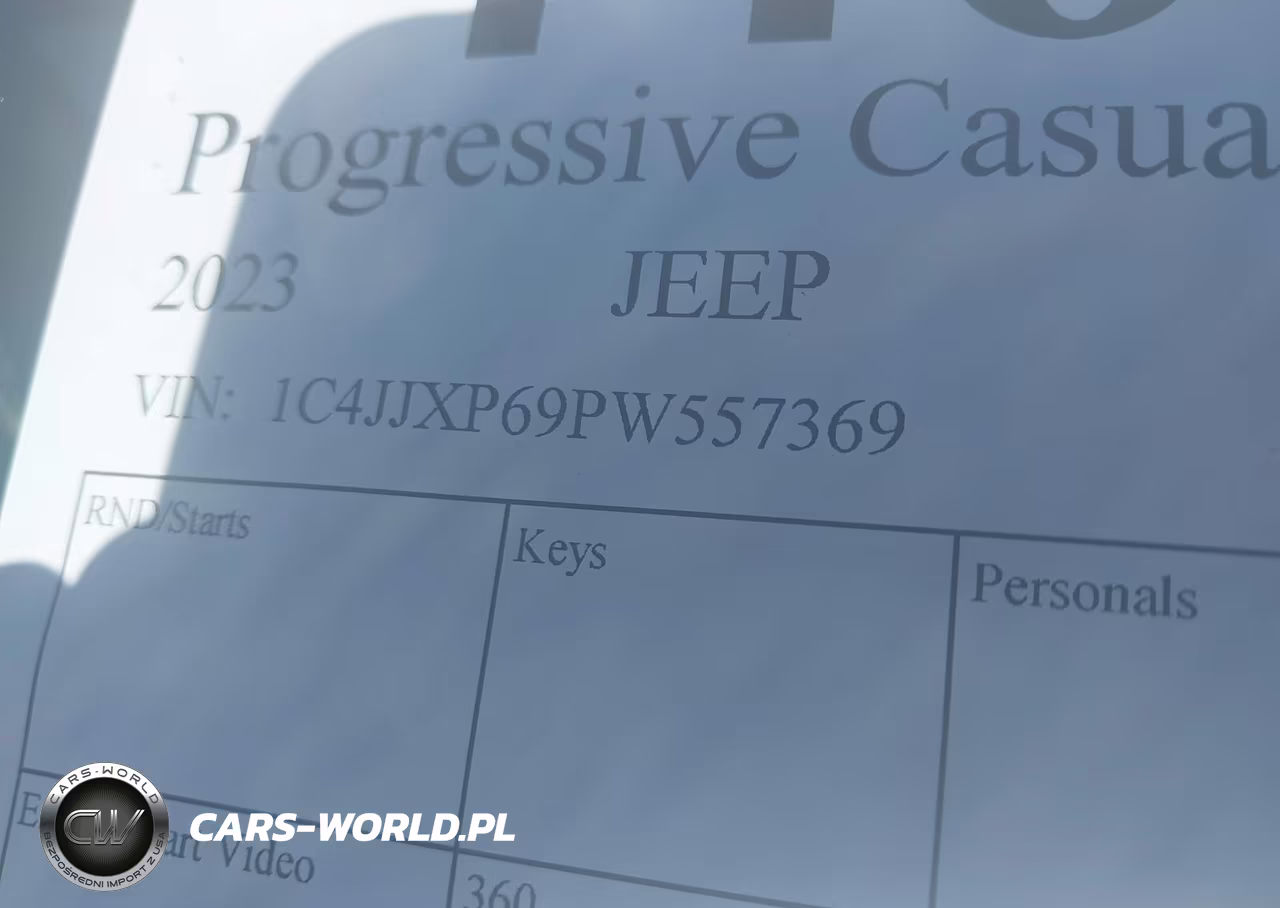2023 Jeep Wrangler 4Xe Sahara 4X4 VIN:1C4JJXP69PW557369 - 17