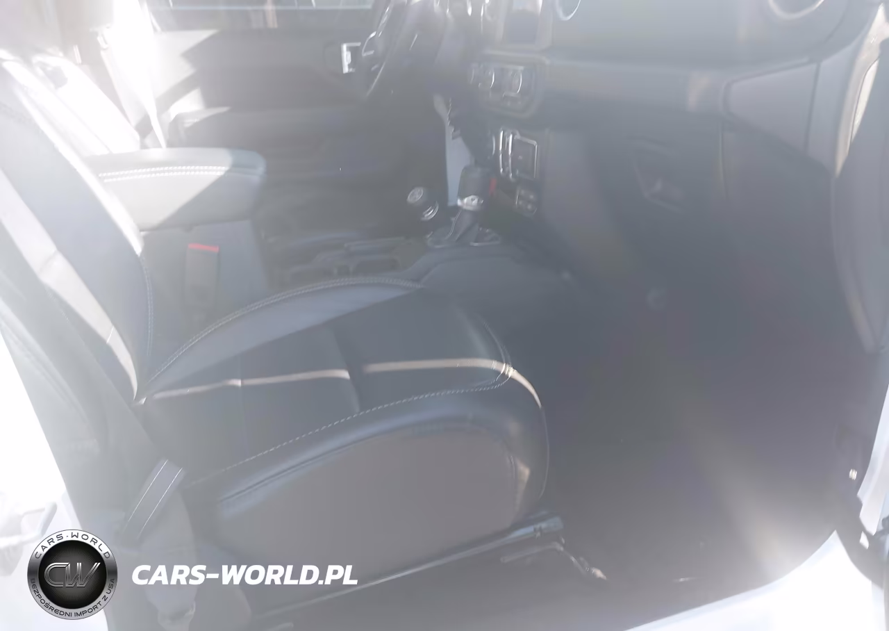 2023 Jeep Wrangler 4Xe Sahara 4X4 VIN:1C4JJXP69PW557369 - 5