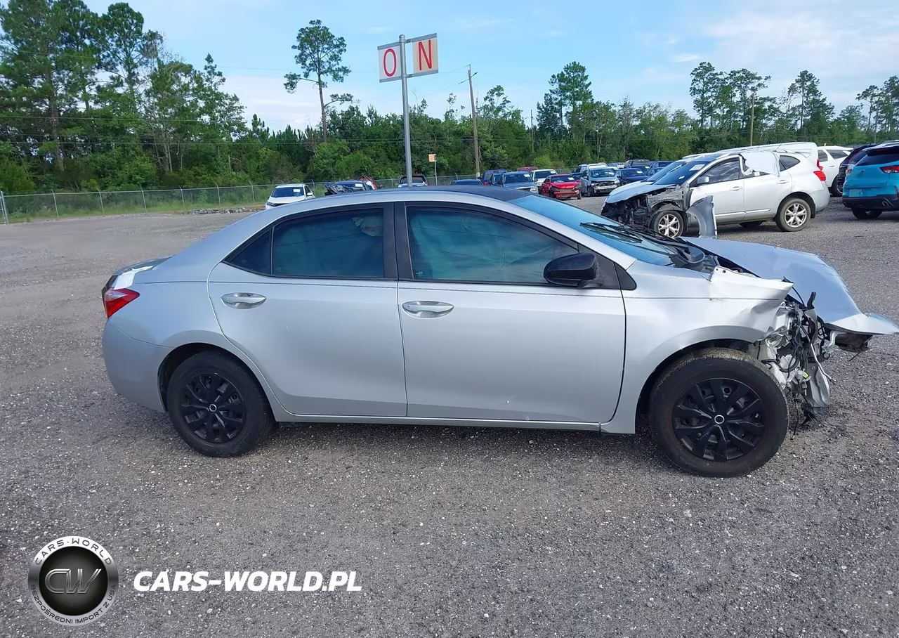 2017 Toyota Corolla L VIN:5YFBURHEXHP713202 - 13