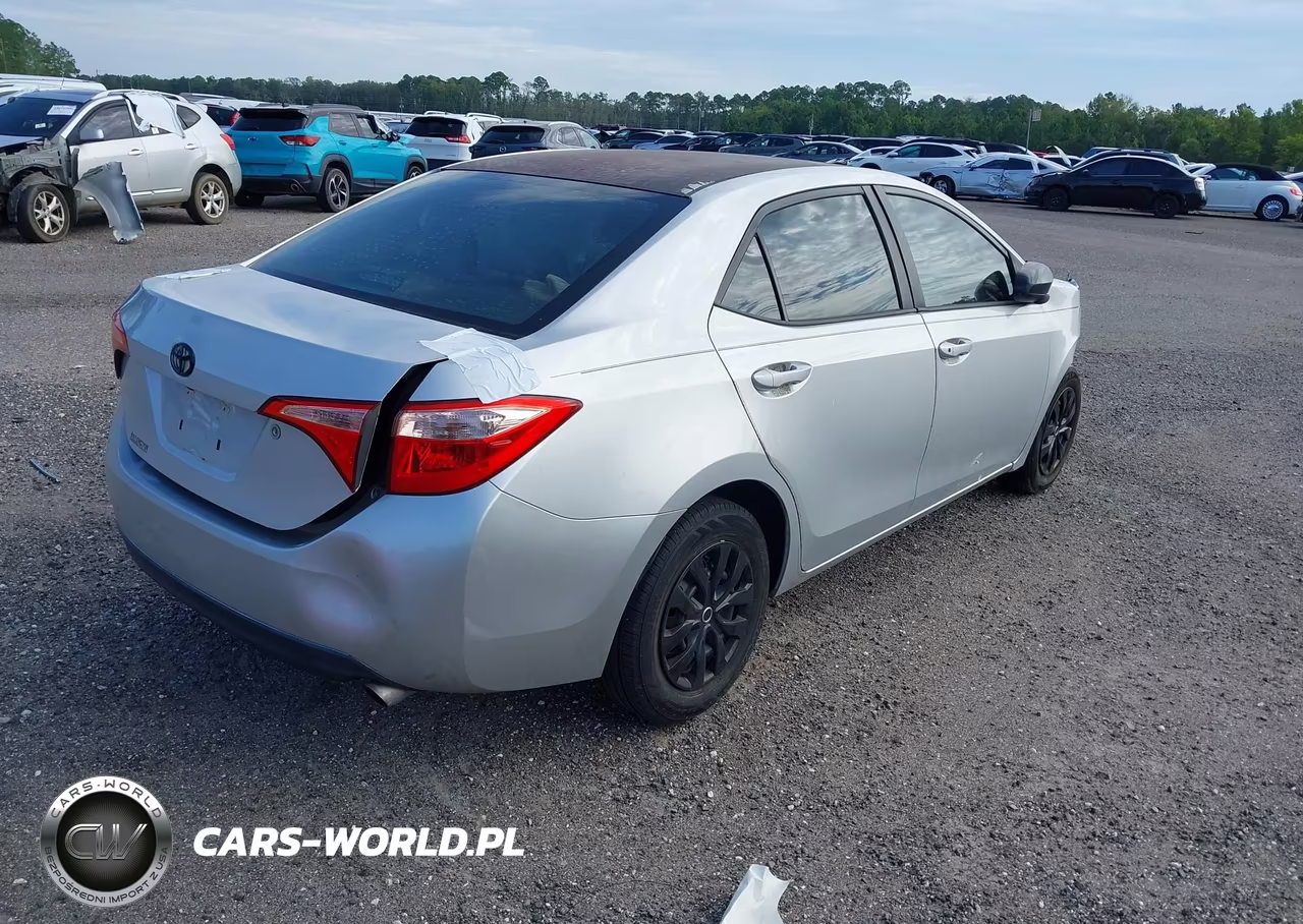 2017 Toyota Corolla L VIN:5YFBURHEXHP713202 - 4