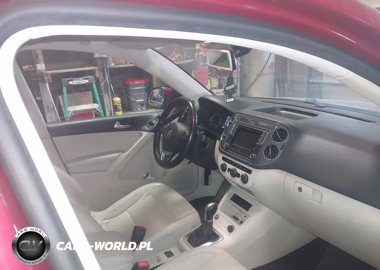 2016 Volkswagen Tiguan S VIN:WVGBV7AXXGW055069 - 5