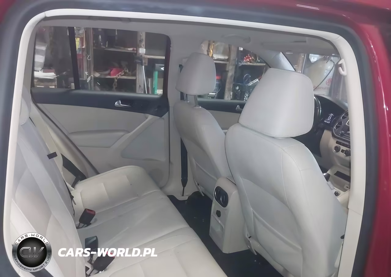2016 Volkswagen Tiguan S VIN:WVGBV7AXXGW055069 - 8