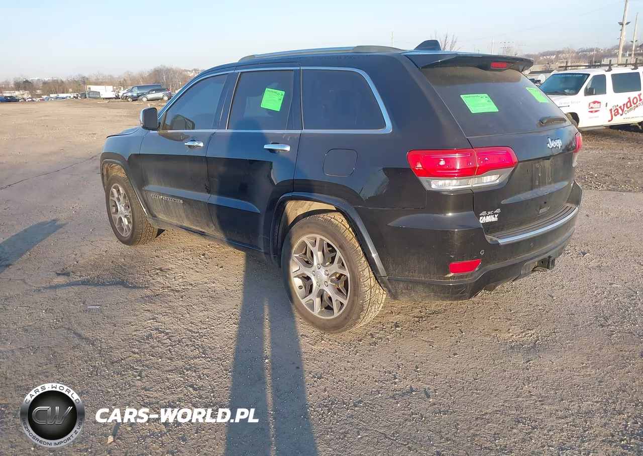 2019 Jeep Grand Cherokee Overland 4X4 VIN:1C4RJFCG3KC589823 - 3