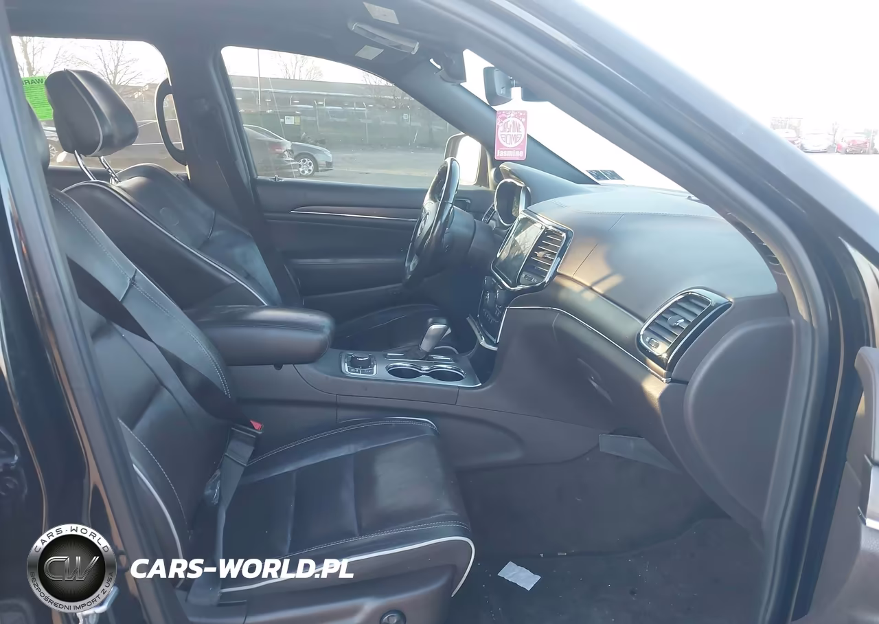 2019 Jeep Grand Cherokee Overland 4X4 VIN:1C4RJFCG3KC589823 - 5