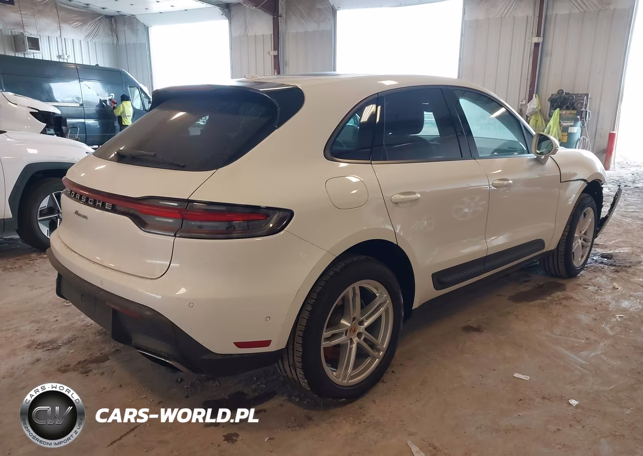 2023 Porsche Macan T VIN:WP1AA2A5XPLB05160 - 4