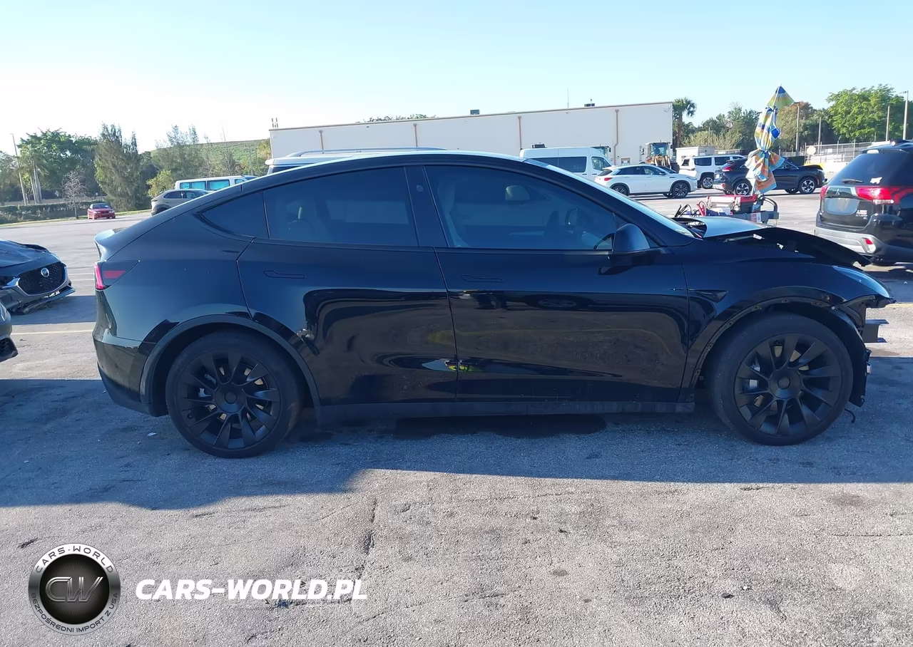 2024 Tesla Model Y Long Range Dual Motor All-Wheel Drive VIN:7SAYGAEEXRF201172 - 14