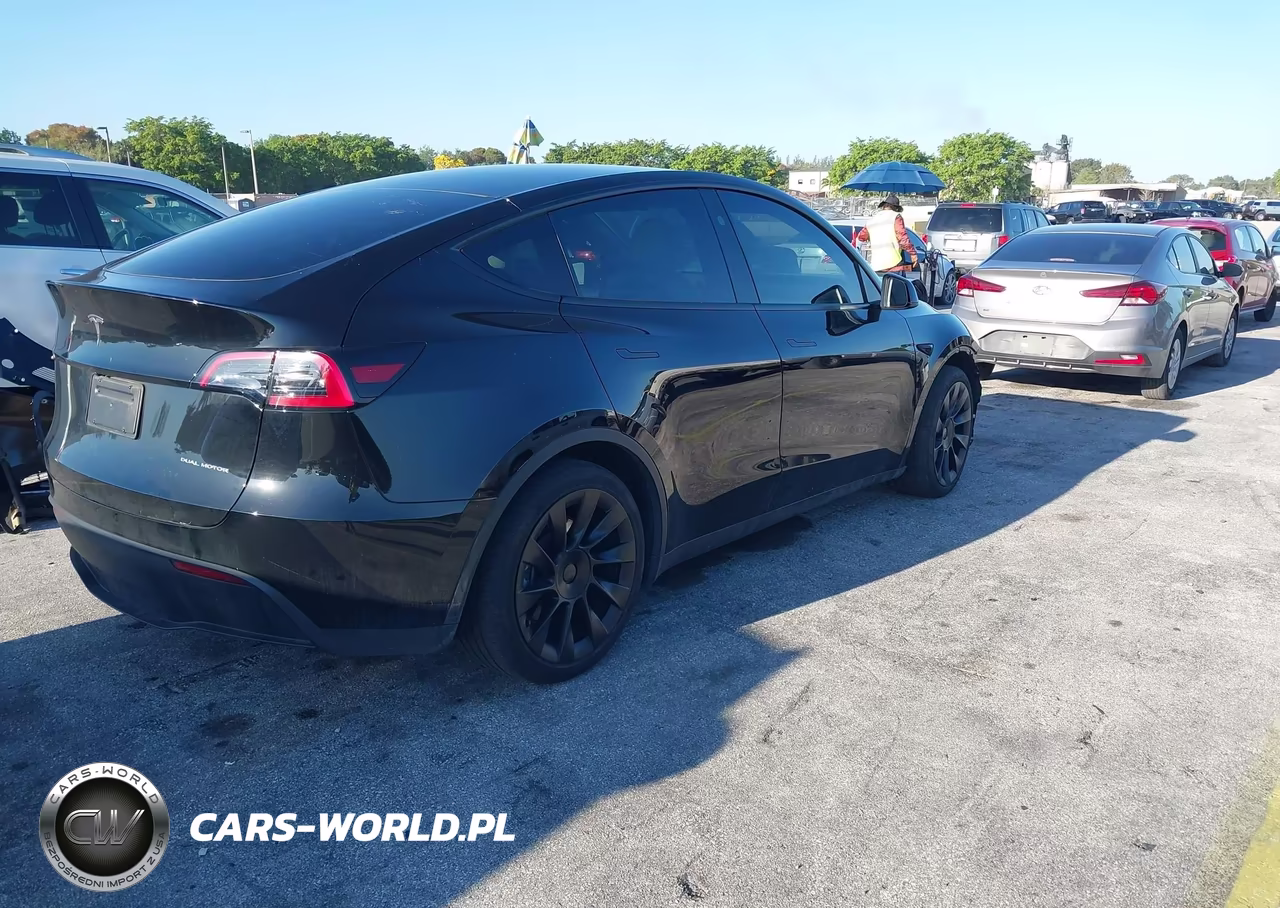 2024 Tesla Model Y Long Range Dual Motor All-Wheel Drive VIN:7SAYGAEEXRF201172 - 4