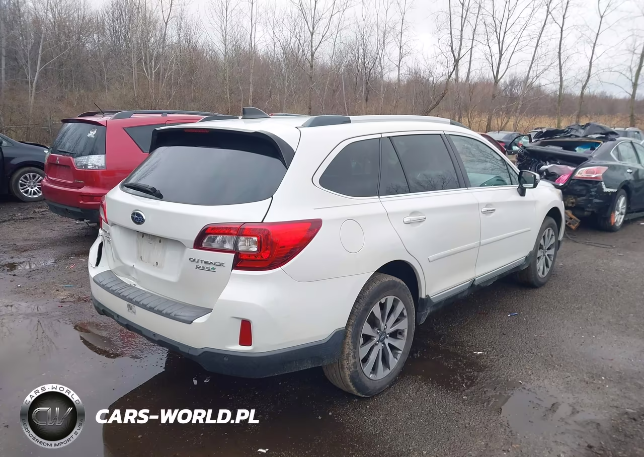 2017 Subaru Outback 2.5I Touring VIN:4S4BSATCXH3271832 - 4