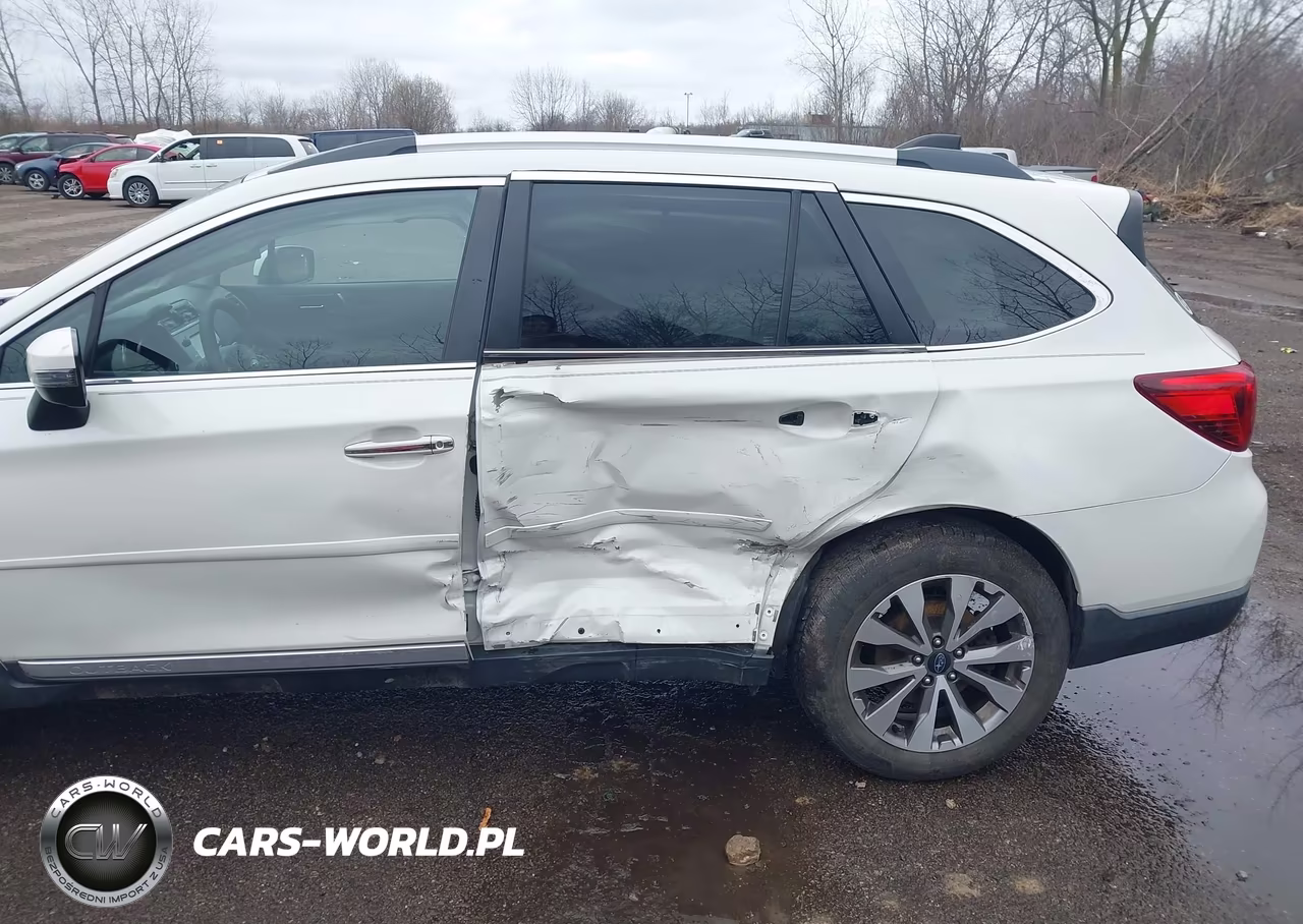 2017 Subaru Outback 2.5I Touring VIN:4S4BSATCXH3271832 - 6