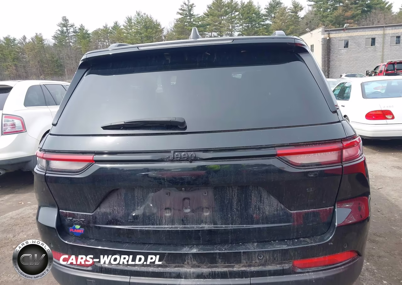2023 Jeep Grand Cherokee Altitude 4X4 VIN:1C4RJHAG3PC567276 - 17
