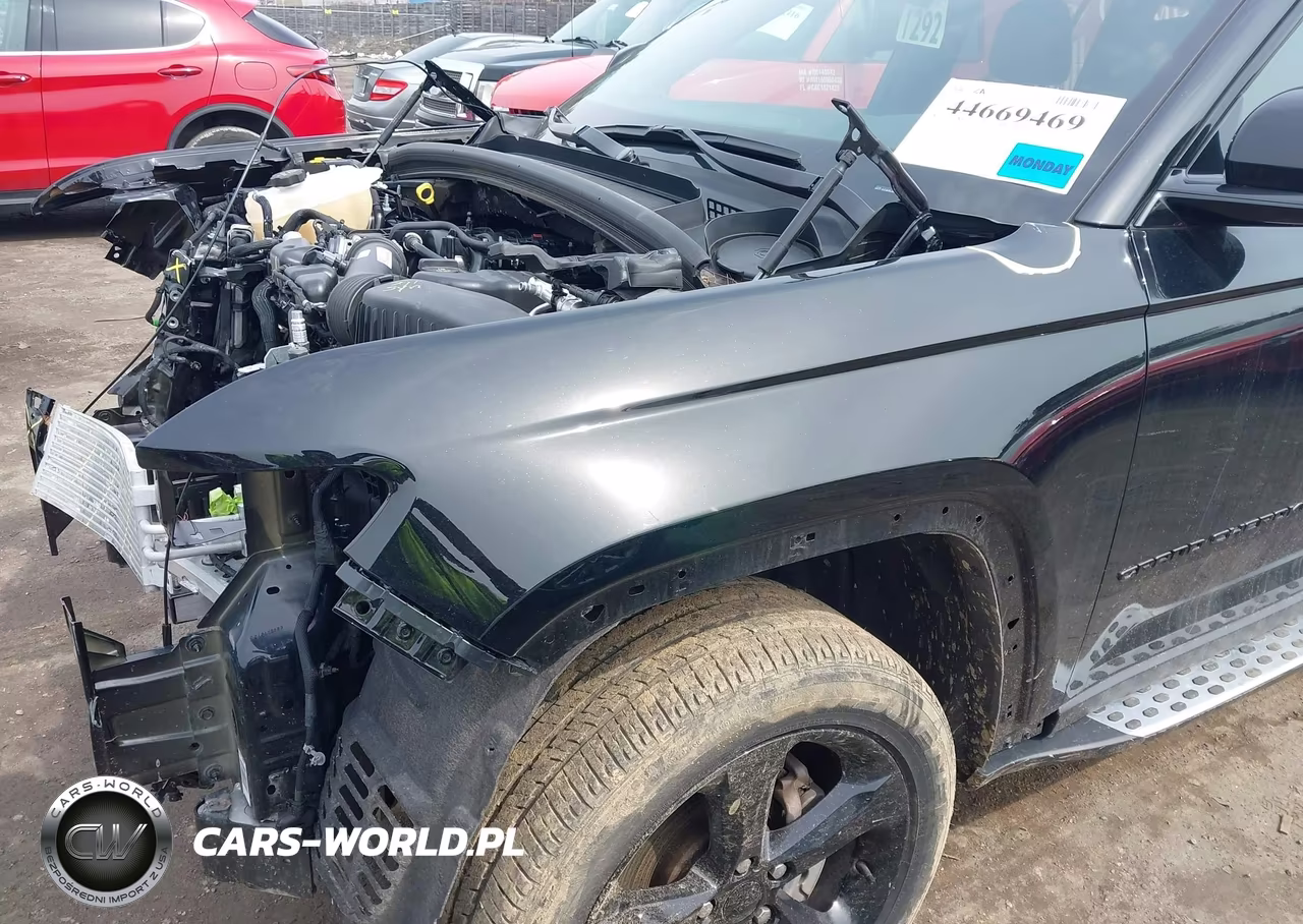 2023 Jeep Grand Cherokee Altitude 4X4 VIN:1C4RJHAG3PC567276 - 18