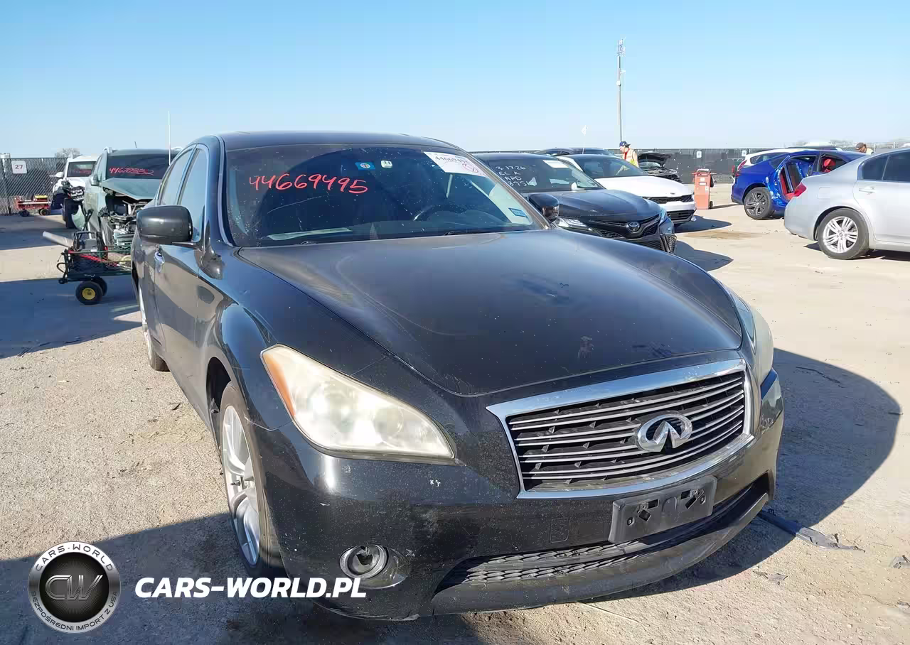 2013 Infiniti M37