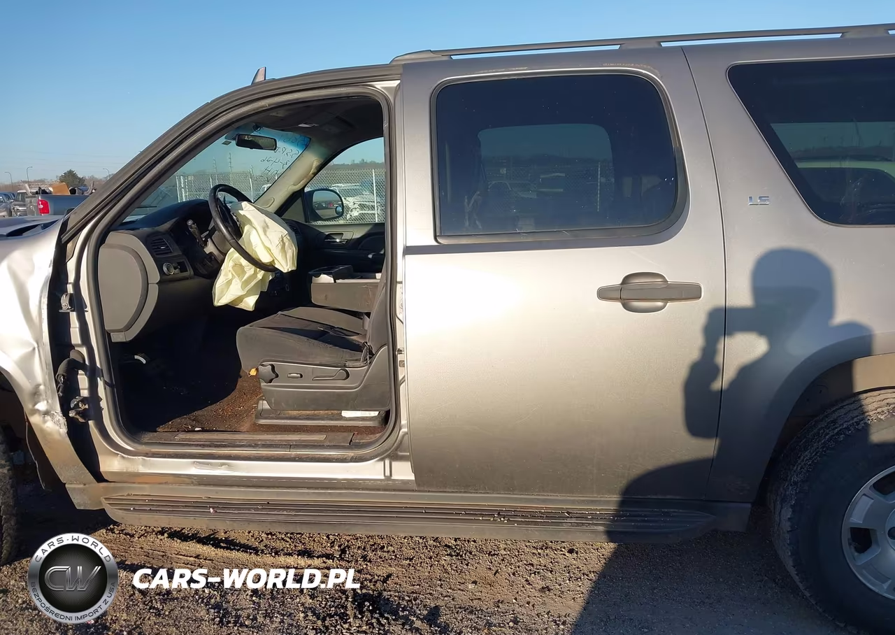 2009 Chevrolet Suburban 1500 Ls VIN:1GNFC16J49R139586 - 15