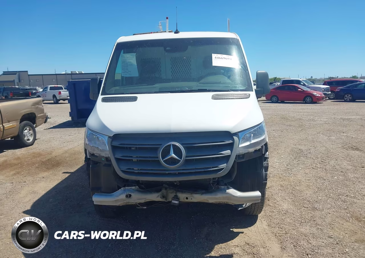 2019 Mercedes-Benz Sprinter 2500 Standard Roof V6 VIN:W1W4EBHY3KT018345 - 13