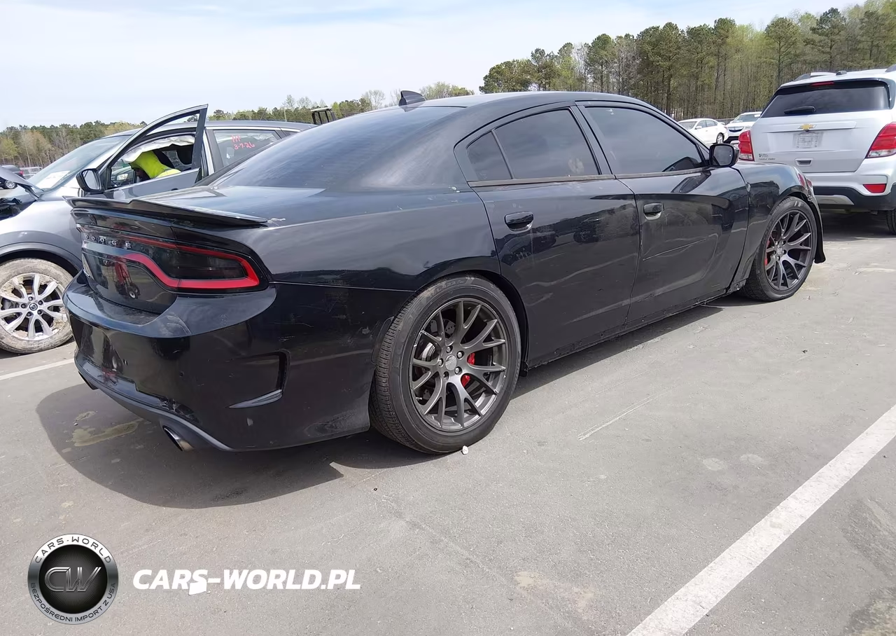 2015 Dodge Charger Srt 392 VIN:2C3CDXEJ9FH820663 - 4