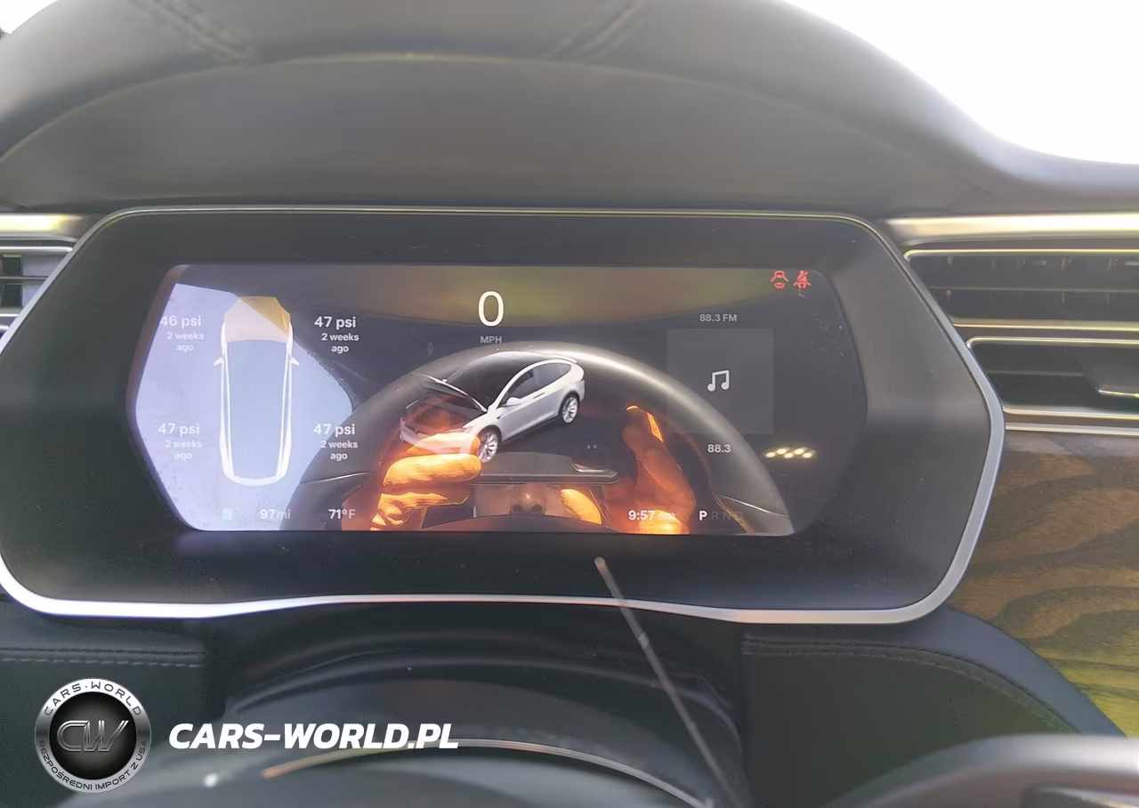 2017 Tesla Model X 100D-75D-90D VIN:5YJXCAE20HF075459 - 7