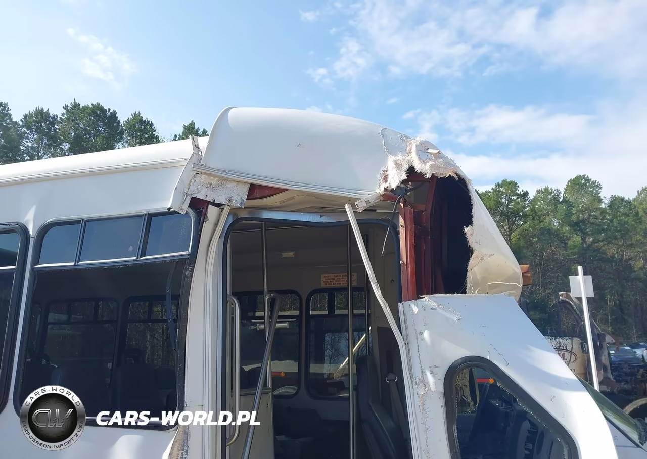 2019 Ford E-350 Cutaway VIN:1FDEE3FS6KDC47807 - 17