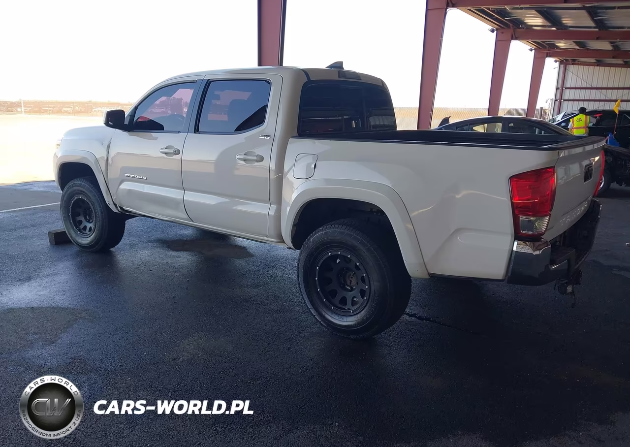 2016 Toyota Tacoma Sr5 VIN:5TFAX5GN8GX061807 - 3