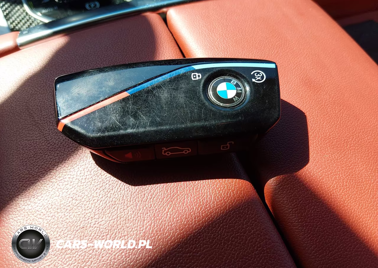 2026 BMW X6 M Competition VIN:5YM23ET0XT9026296 - 11