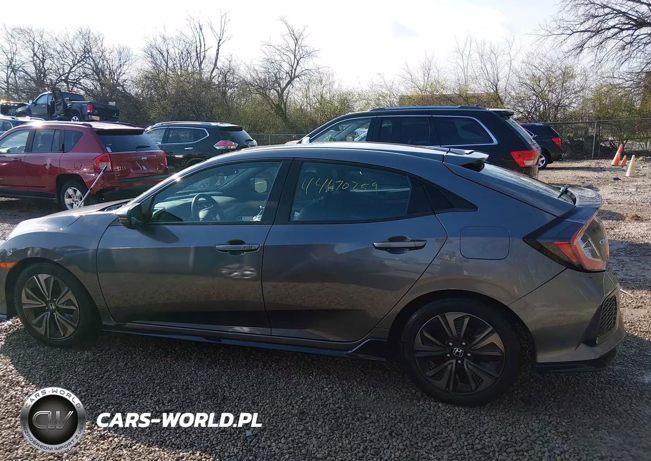 2018 Honda Civic Sport Touring VIN:SHHFK7H95JU216539 - 15
