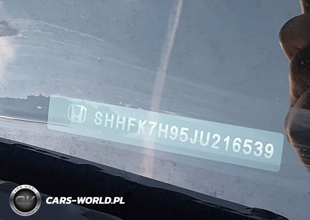 2018 Honda Civic Sport Touring VIN:SHHFK7H95JU216539 - 9