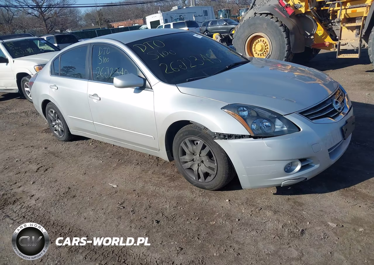 2010 Nissan Altima 2.5 – zdjęcie 1 z 11