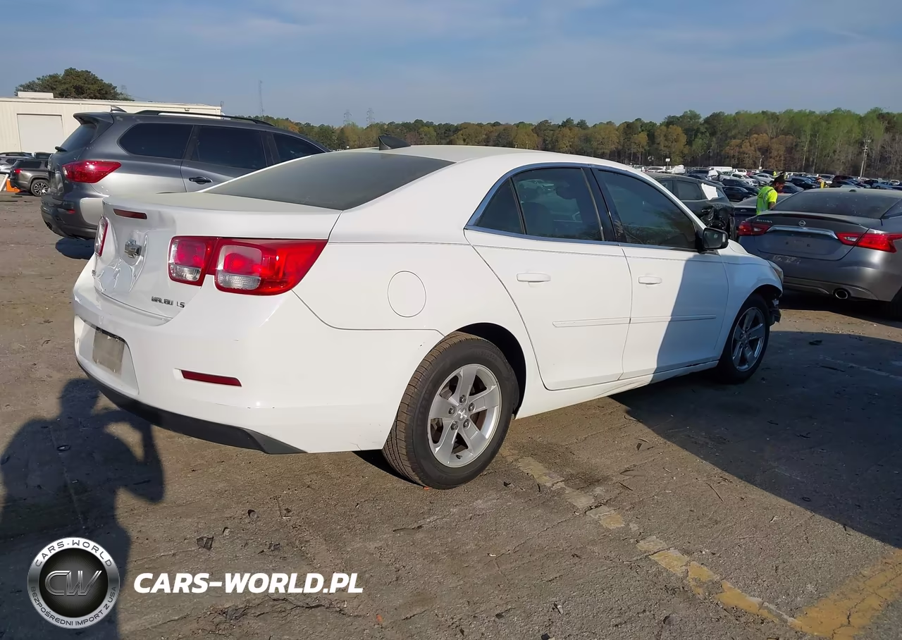 2015 Chevrolet Malibu Ls VIN:1G11B5SL7FF185990 - 4