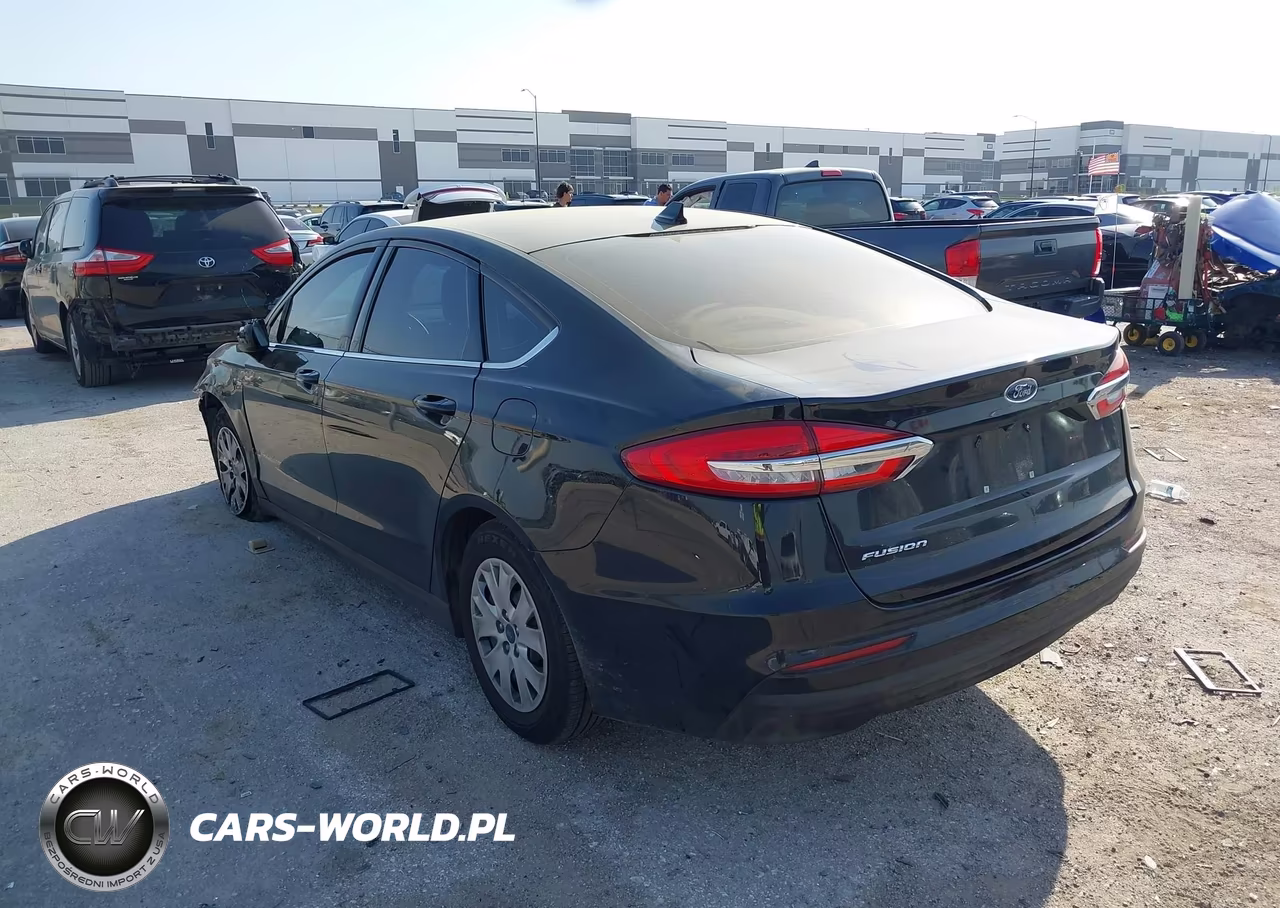 2020 Ford Fusion S VIN:3FA6P0G78LR234907 - 3