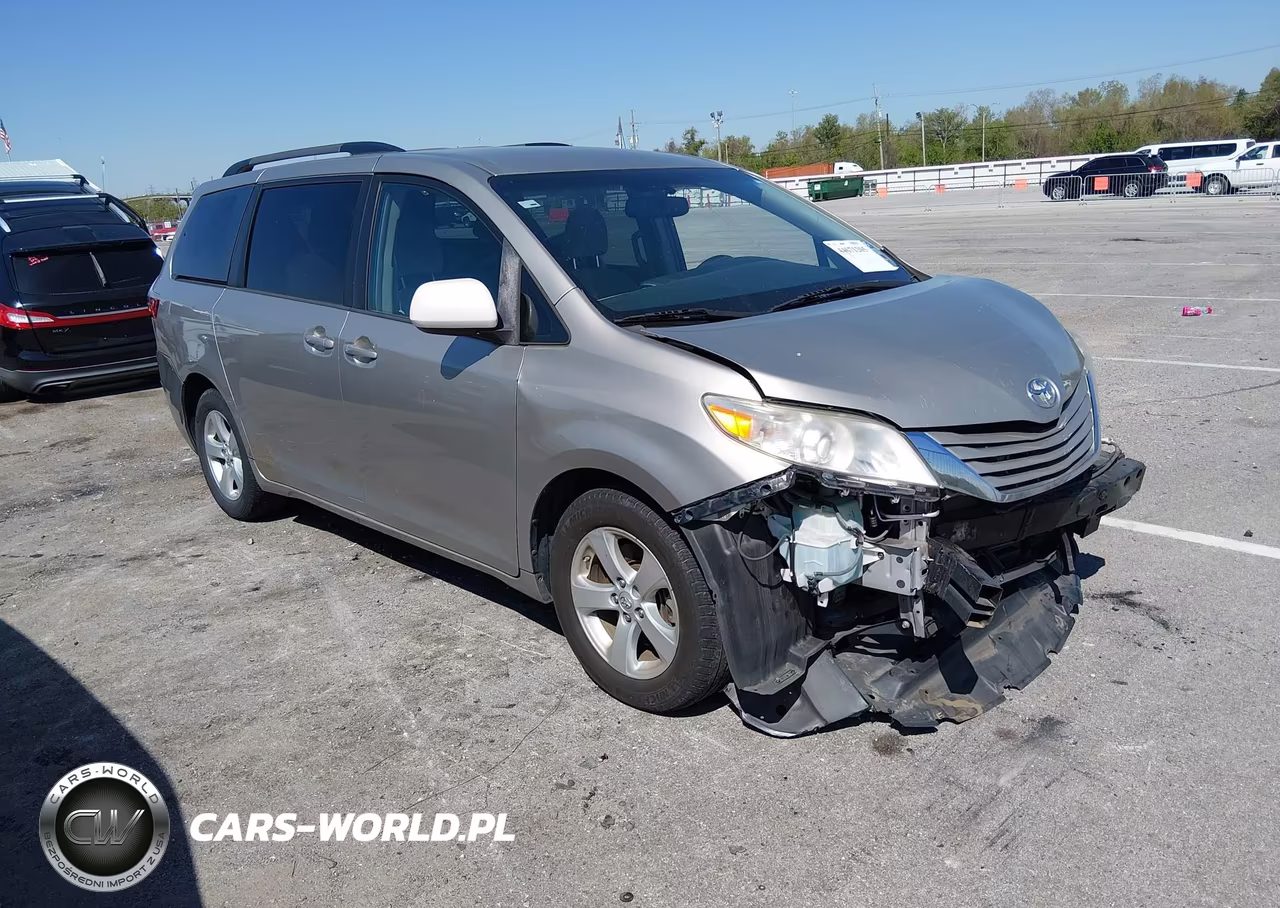 2016 Toyota Sienna Le 8 Passenger