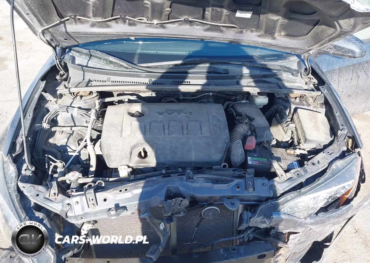 2018 Toyota Corolla Le VIN:5YFBURHE7JP750052 - 10