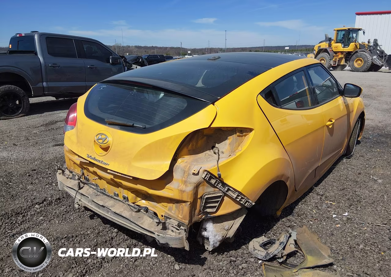 2016 Hyundai Veloster VIN:KMHTC6AD9GU291041 - 4