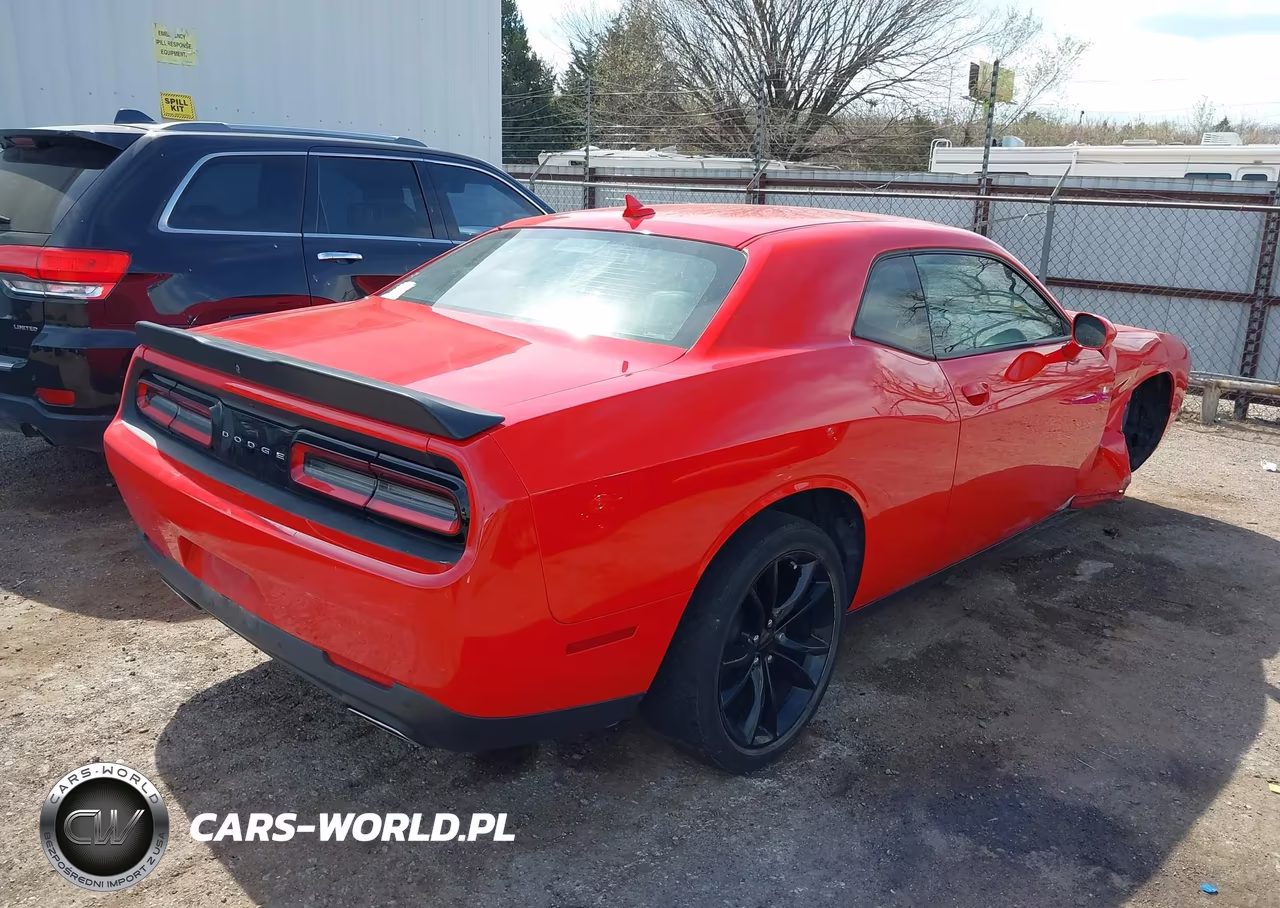 2016 Dodge Challenger Sxt Plus VIN:2C3CDZAG5GH275682 - 4