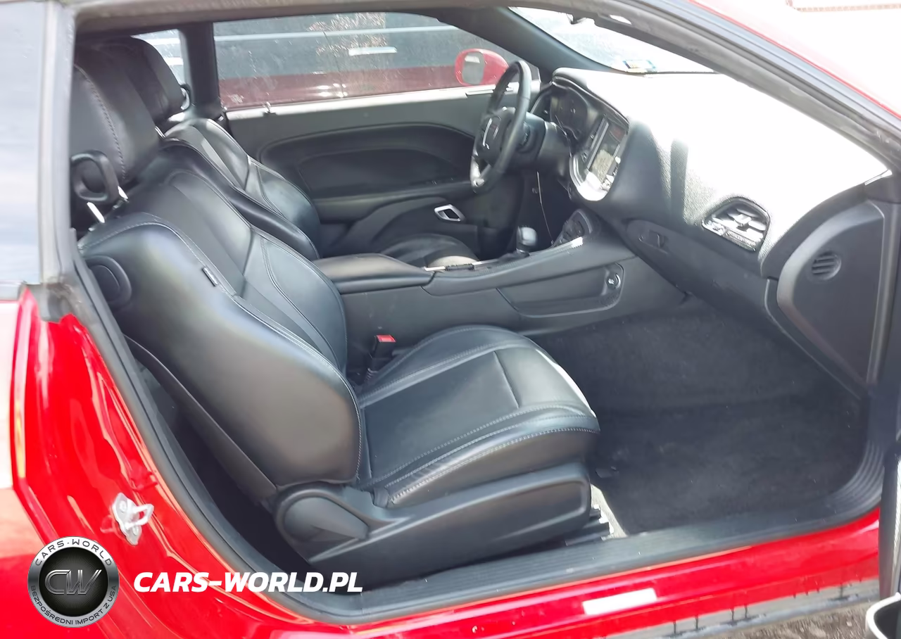 2016 Dodge Challenger Sxt Plus VIN:2C3CDZAG5GH275682 - 5