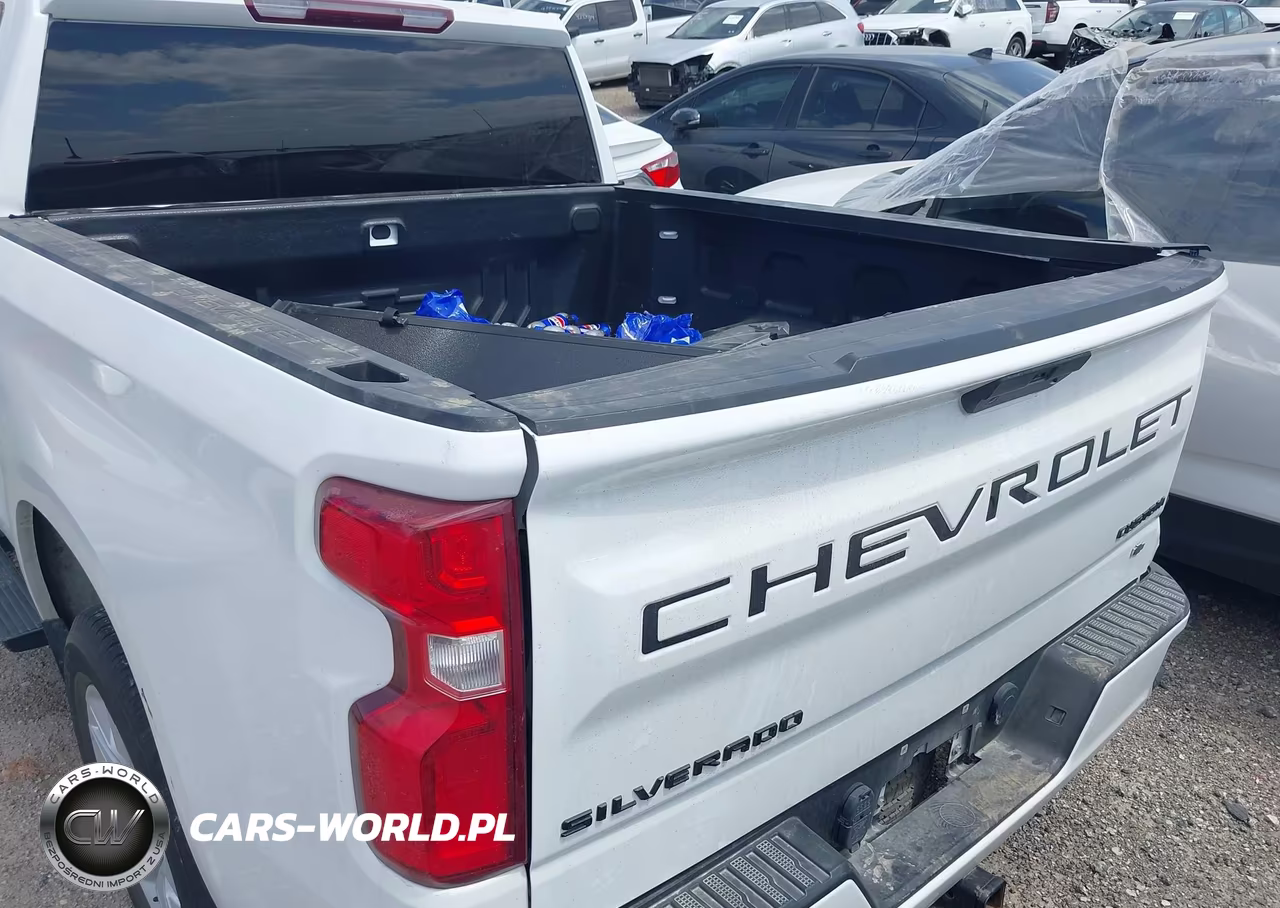 2021 Chevrolet Silverado 1500 2Wd Short Bed Custom VIN:1GCPWBEH8MZ115177 - 3