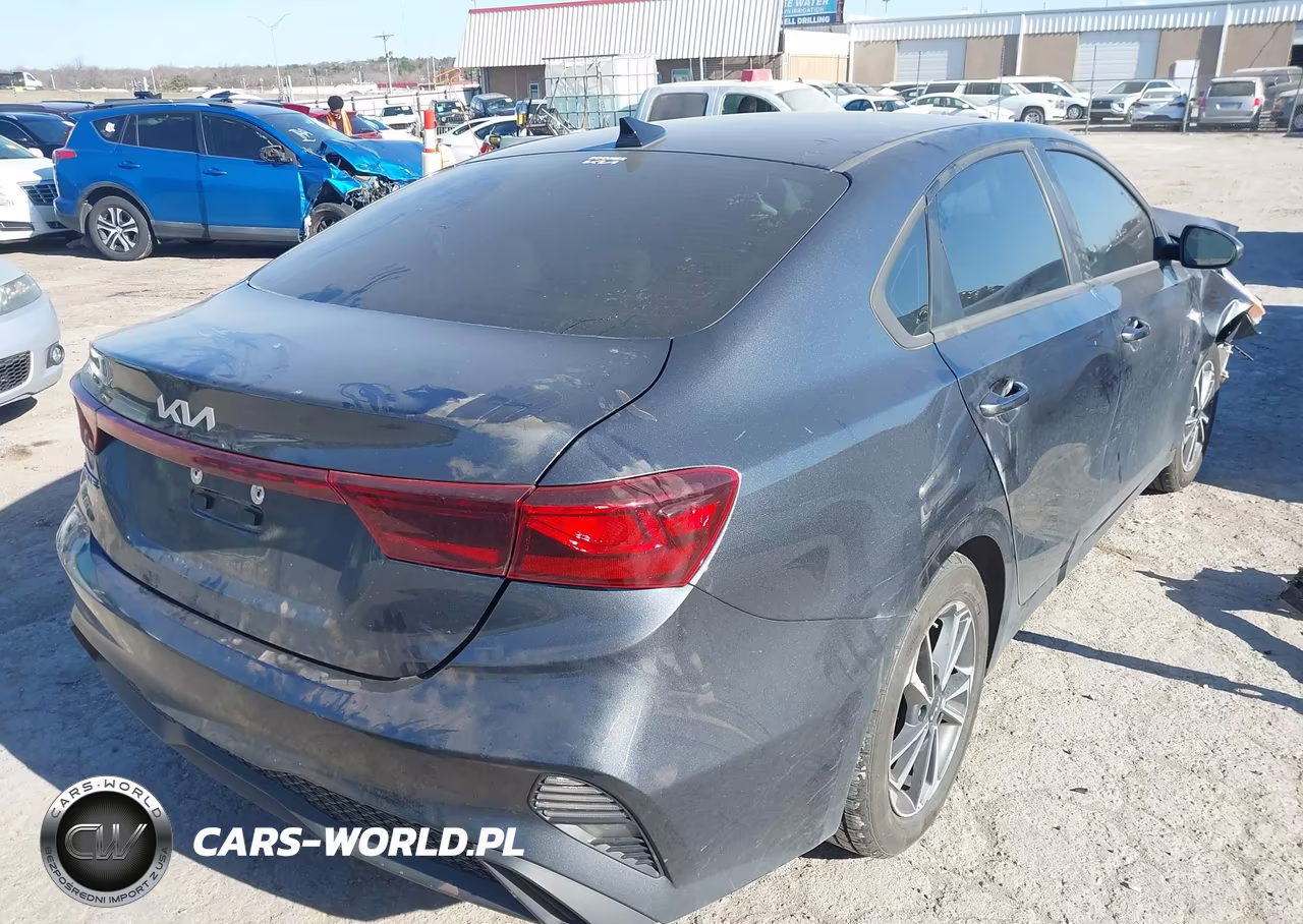 2023 Kia Forte Lxs VIN:3KPF24AD9PE678521 - 4