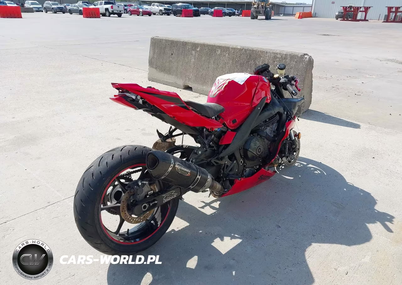 2017 Suzuki Gsx-R1000 VIN:JS1DM11B9H2100572 - 4