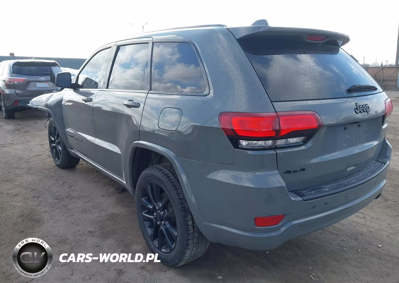2020 Jeep Grand Cherokee Altitude 4X4 VIN:1C4RJFAG4LC363651 - 3